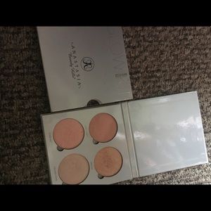 Anastasia Beverly Hills glow gleam palette